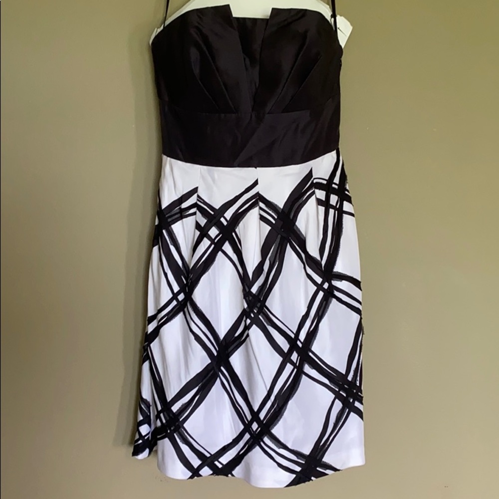 White House Black Market: Strapless dress - Picture 2 of 6